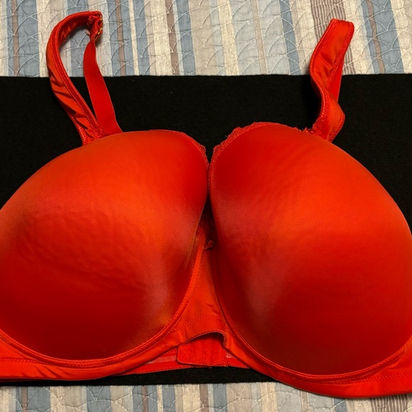 Red - Picture 1 of 3